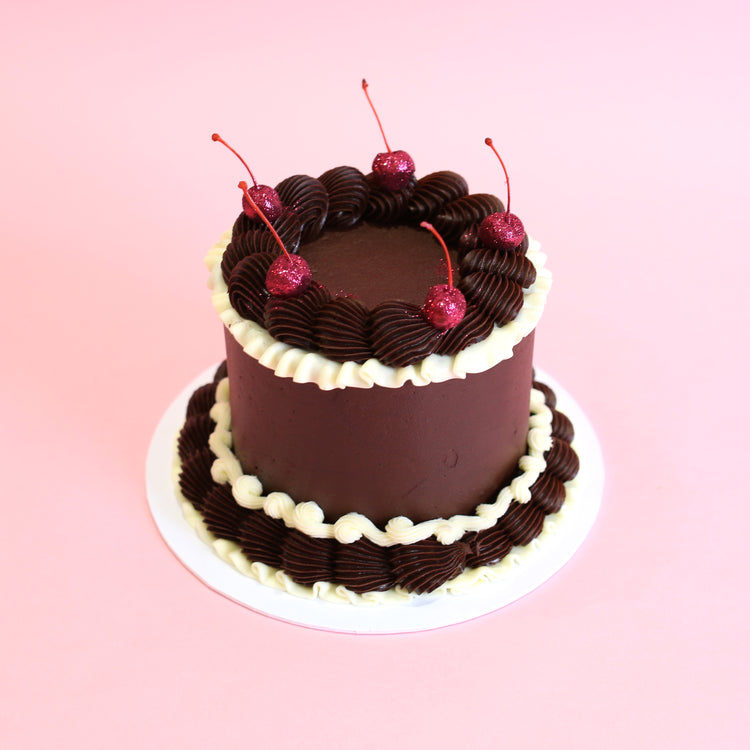 Chocolate Vintage Cake (LONDON ONLY)